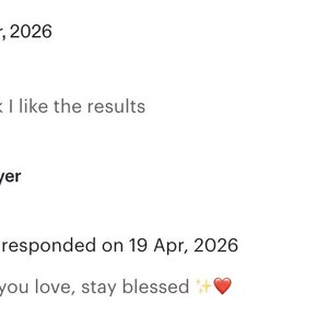 Puede incluir: Una interfaz de rese&ntilde;a de cliente digital con el nombre Bernard, la fecha 18 de abril de 2026, una calificaci&oacute;n de cuatro estrellas y el texto Great spell work I like the results. Debajo hay un bot&oacute;n de contacto y una respuesta de Evelyn.