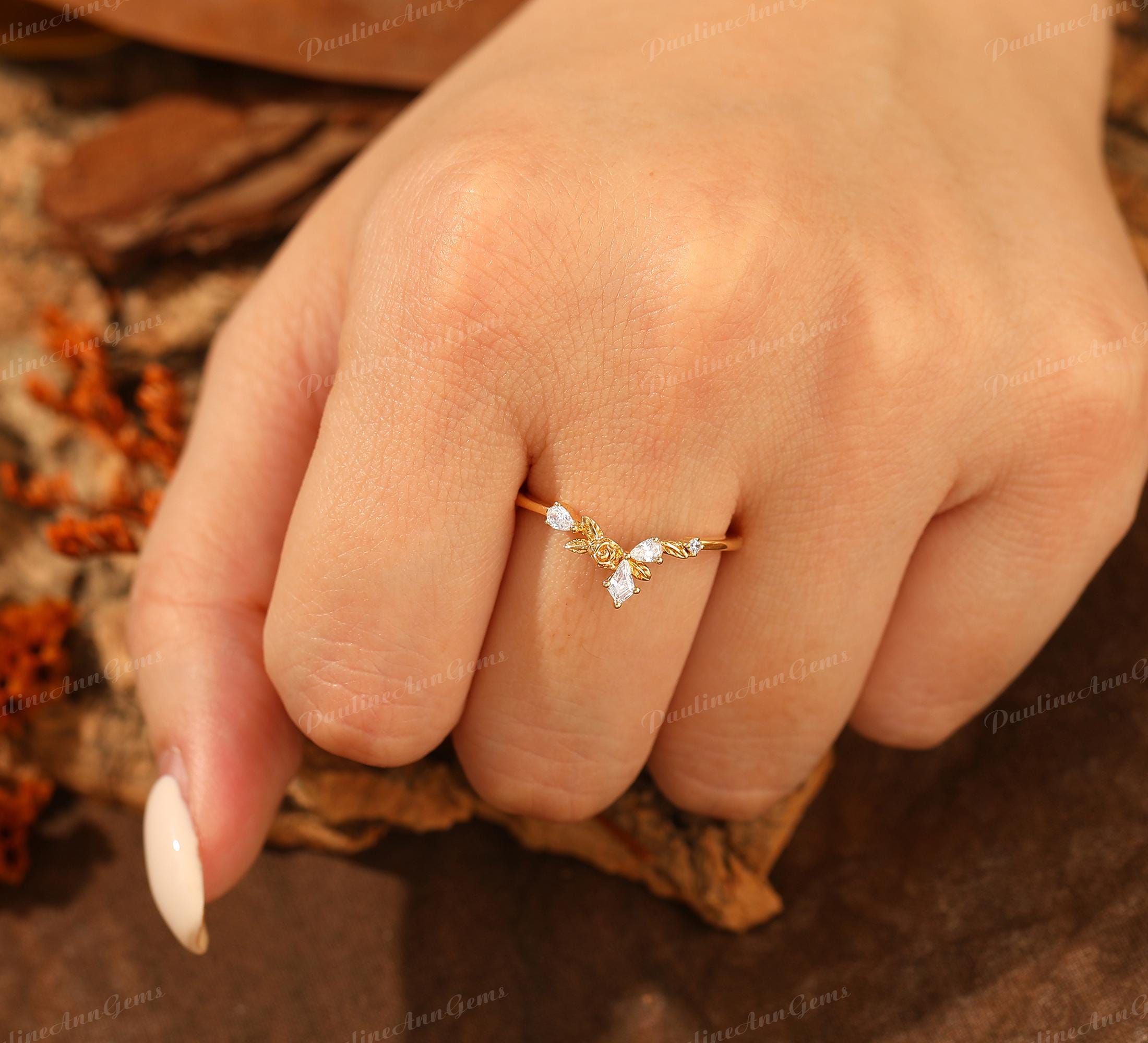 Vintage Curved Wedding Band Unique Solid Yellow Gold Wedding Band ...