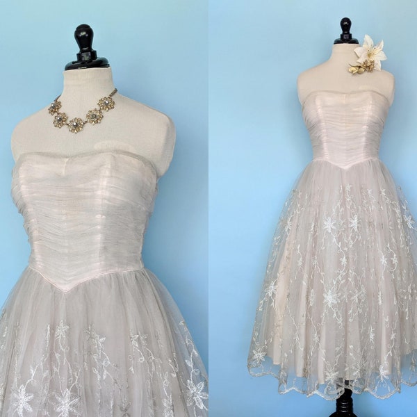 Medium Vintage 50s Strapless Embroidered Tulle Prom Dress, 1950s Silver and Blush Elegant Party Dress