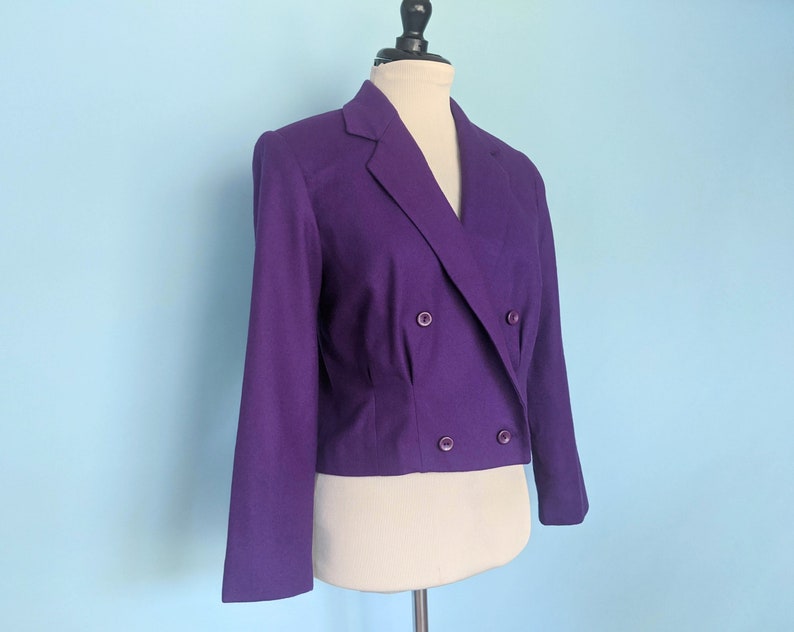 Vintage 80er Jahre Cropped Lila Woll-Blazer, 1980er Jahre Zweireihige, maßgeschneiderte Jacke Bild 2