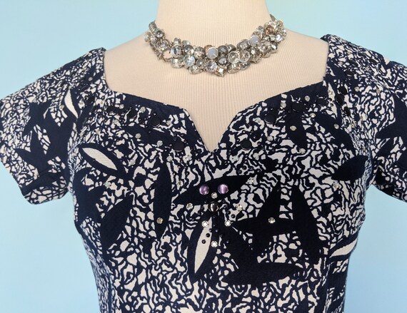 Vintage 1950s Navy and White Novelty Print Cockta… - image 5