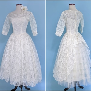 Vintage 1950s Mint Condition Lace and Tulle Ivory Wedding Dress, Vintage 50s Long Sleeve Tea Length Full Skirt Wedding Gown