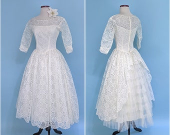 Vintage 1950s Mint Condition Lace and Tulle Ivory Wedding Dress, Vintage 50s Long Sleeve Tea Length Full Skirt Wedding Gown