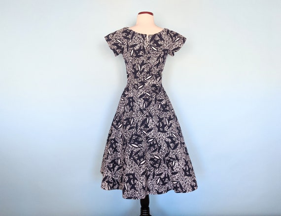 Vintage 1950s Navy and White Novelty Print Cockta… - image 9