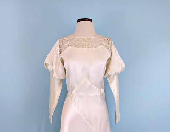 Vintage 1930s Ivory Silk Long Sleeve Wedding Gown… - image 4