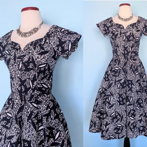 Vintage 1950s Navy and White Novelty Print Cocktail Dress, Vintage 50s Evening Party Dress, Vintage Party Dress
