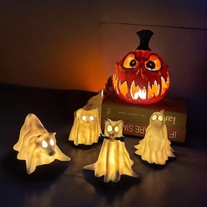 Ghost Cat Halloween LED Lights - Spooky Pet Lover Decor for Home - Cat Themed 3D Printed Night Light - Fall Desk Decoration halloween light