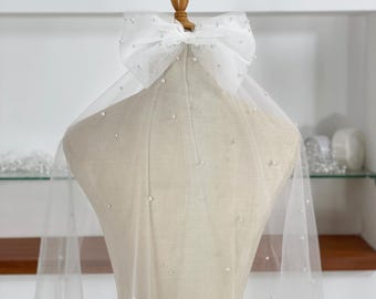 Pearl Tulle Bridal Hair Bow: Alternative Wedding Veil - Etsy display picture 2