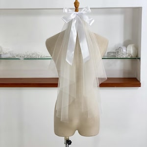 Ivory Satin Bow Bridal Veil: Short Tulle, Pearl Details