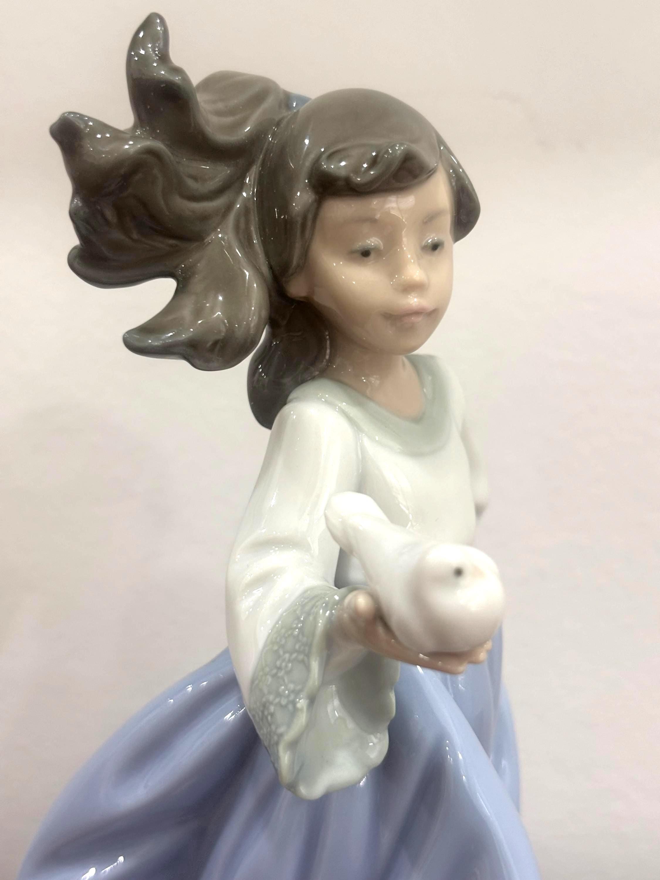 絶版　lladro\"Girl With Geranium\" #3508 絶版 lladro