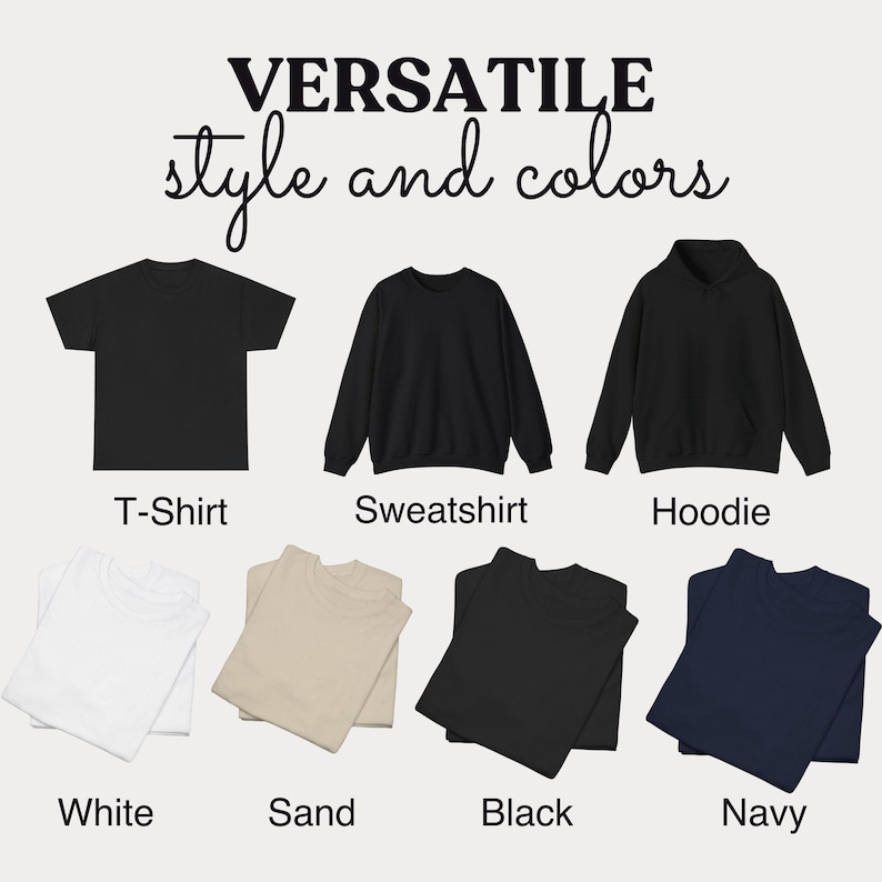 K&ouml;nnte beinhalten: Bild zeigt verschiedene Kleidungsst&uuml;cke in verschiedenen Farben. Enth&auml;lt ein schwarzes T-Shirt, Sweatshirt und Hoodie. Au&szlig;erdem gefaltete Stapel wei&szlig;er, sandfarbener, schwarzer und marinefarbener Hemden. Der Text oben lautet "VERSATILE style and colors."
