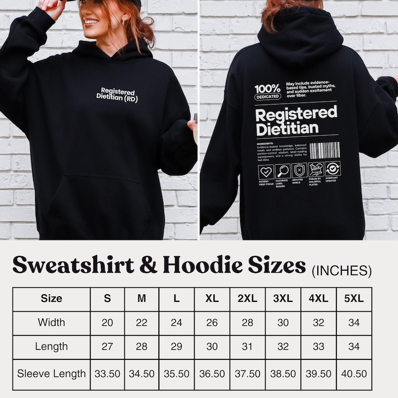 Pu&ograve; includere: Felpa con cappuccio nera con la scritta "Registered Dietitian (RD)" sul davanti e "Registered Dietitian" sul retro. Il retro presenta anche una grafica con testo. La tabella delle taglie mostra le misure in pollici, con larghezze da 51 a 86 cm.