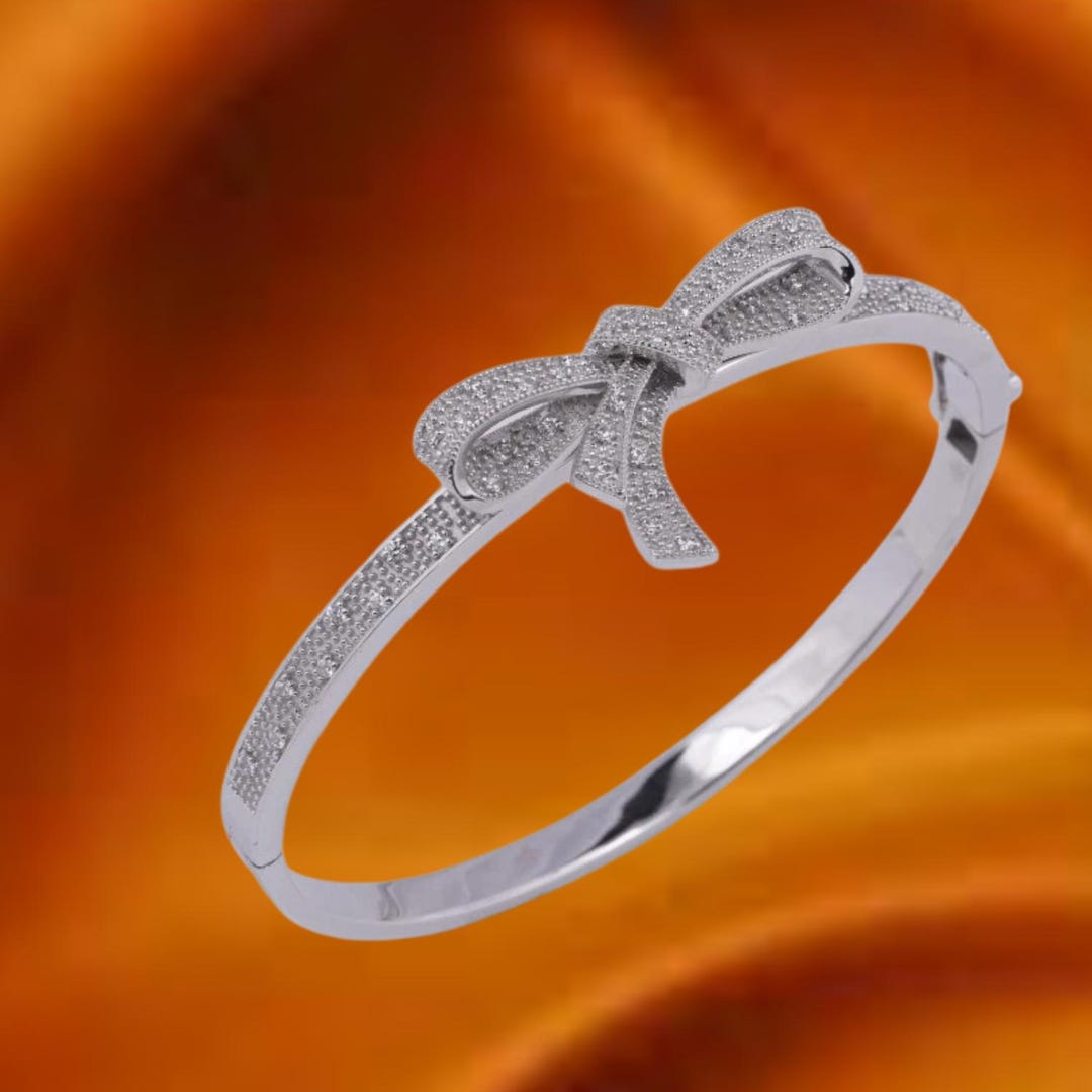 Round Cut Natural Moissanite Bangle Bow Bracelet, 14k White Gold Icy ...