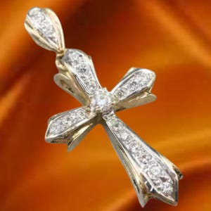 Runt slipat naturligt moissanit korshänge, 14k tvåfärgat guld diamant kristen troshänge, korssmycken present till kvinnor, present till henne bild 4