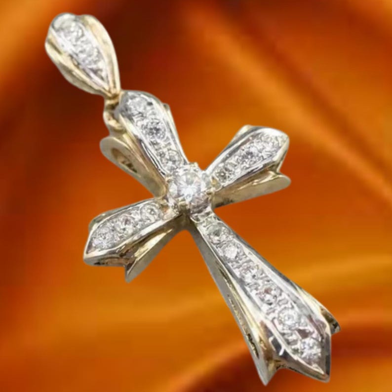 Runt slipat naturligt moissanit korshänge, 14k tvåfärgat guld diamant kristen troshänge, korssmycken present till kvinnor, present till henne bild 1