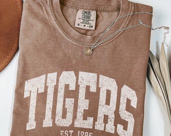 Chemise tigre personnalisée, chemise mascotte tigre vintage, chemise de l'équipe des tigres Chemise tigres en détresse pour le jour du match T-shirt tigres rétro, couleurs confort
