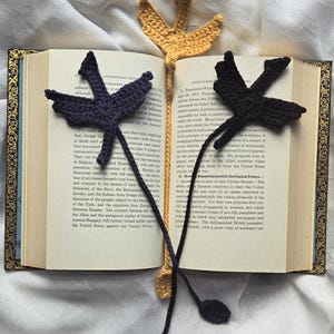 Handmade Crochet Dragon Bookmark – Fantasy Book Lover Gift – Cute Crochet Cotton Page Keeper – Dungeons & Dragons Inspired Reading Accessory