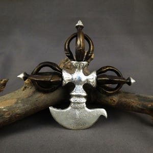 Tibetan Buddhism Silver Oxide Brass Kartika Vajra Double Dorje Vishwa Vajra Ritual Altar Tools Thunderbolt Nepal free