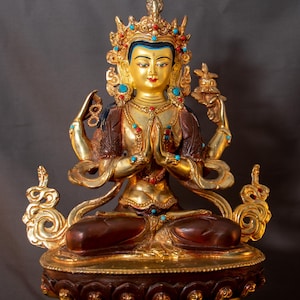 Statua di Chenrezig placcata in oro fatta a mano: scultura in rame del buddismo tibetano