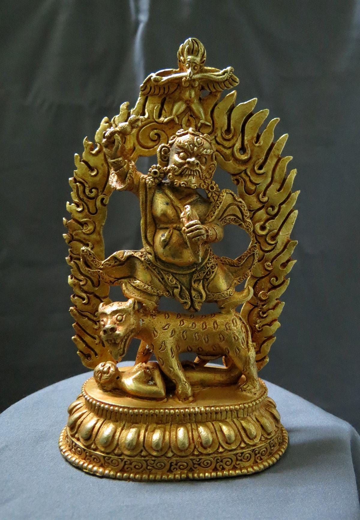 仏教ドルジェ・ドロロ像：チベットの怒った神像、酸化銀と金メッキの銅