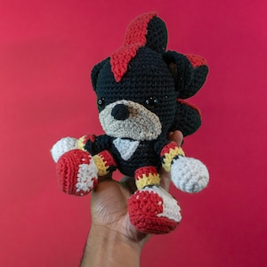 Shadow the Hedgehog Amigurumi