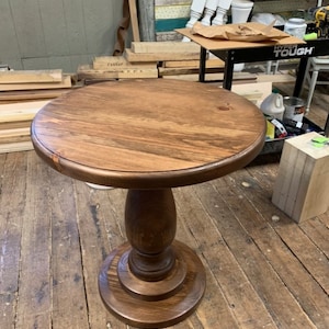 30 Inch Round Walnut Finish Ashmore Pedestal Dining Table