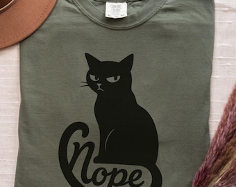 Nope Katzen-Hexen-Shirt | Comfort Colors Schwarzes Katzen-T-Shirt mit Grafik, Gothic-Ästhetik, Unisex-Passform