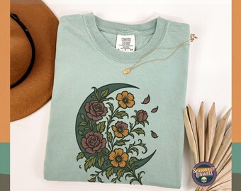 Camiseta Floral Flora Luna / Camiseta con Gráfico de Luna de Comfort Colors, Top Botánico de Estilo Brujo, Ropa Cottagecore, Corte Relajado Unisex, Estética Gótica