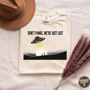 Camiseta Alien Abduction | Cores confortáveis, paisagem surreal unissex, camiseta de outono estilo ficção científica retrô noir para homens, camiseta gráfica minimalista da temporada assustadora