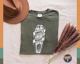 Unholy Night Coffin Shirt | Comfort Colors griezelig grafisch donker T-shirt, gotisch Halloween T-shirt voor dames, horror griezelig herfstseizoen top