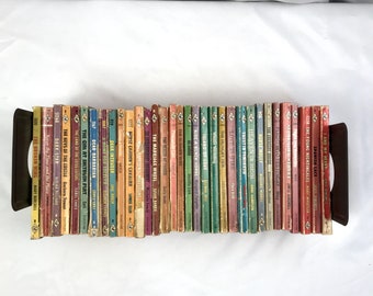 Lot 33 Vintage Harlequin Romance Paperback Books 1960-70 Red Sprayed Edges