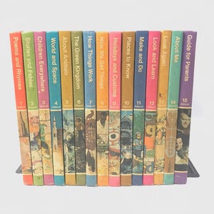 CHILDCRAFT 全15巻 Amazon.co.jp: Childcraft: The How and Why Library (15 Volume