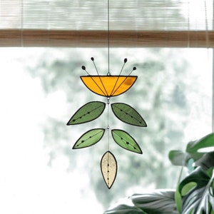 Yellow Stained Glass Flower, Flower Suncatcher, Stained Glass plant, Stained glass Suncatcher, Art Mobile, Garden Decor, Mother day gift