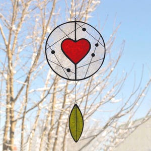 Vitrail Coeur et Constellations, Attrape soleil, Cadeau Fêtes des Mères, Cadeau Saint-Valentin, Mobile de verre image 1