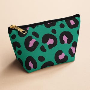 Leopard Print Accessory Pouch: Trendy Makeup & Travel Organizer
