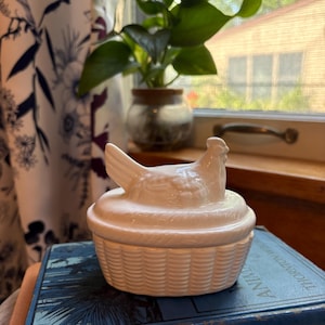 Vintage White Ceramic Hen on Nest Dish – Action International Japan – Farmhouse Kitchen Décor – Chicken Candy Dish or Trinket Box