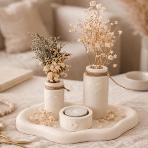 Wolkenförmiges Tablett mit Mini Trockenblumen Vasen Set | Handgemachte Deko in weiß | Boho Tischdeko Geschenkidee | Handmade Kerzenhalter