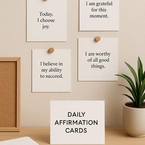 Cartões de Afirmação Diária para Imprimir – 30 Citações Minimalistas de Mentalidade Positiva (Download em PDF)