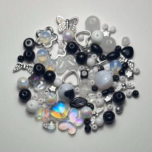 cruella bead soup, bead mix, czech glass beads, y2k, fairycore, jewelry making, diy, heart, star, pearl, black&white, charms, grunge, gift