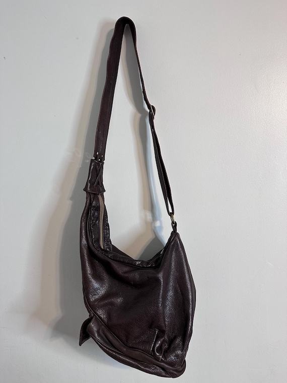 Unbranded Artisan Leather Shoulder Bag – Soft Brown Slouchy Hobo, Handcrafted Style, Minimalist Boho Bag