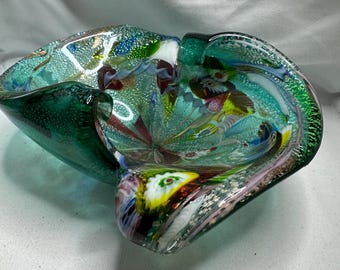 Vintage Murano-Kunstglasschale, schweres italienisches Kunstglas-Mittelstück, Millefiori-Aventurin-Freiform, aquablau-grüne Schale