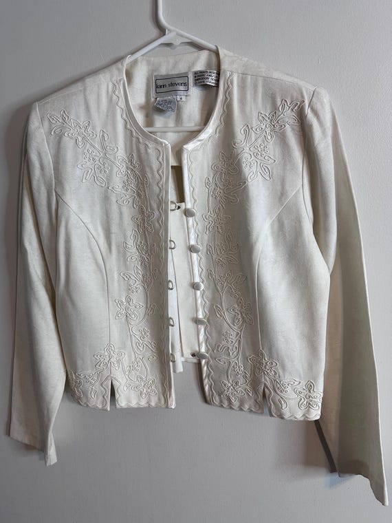 Vintage White Embroidered Jacket Karin Stevens Cropped Floral Jacquard Blazer Size 6 Bridal Cottagecore Boho