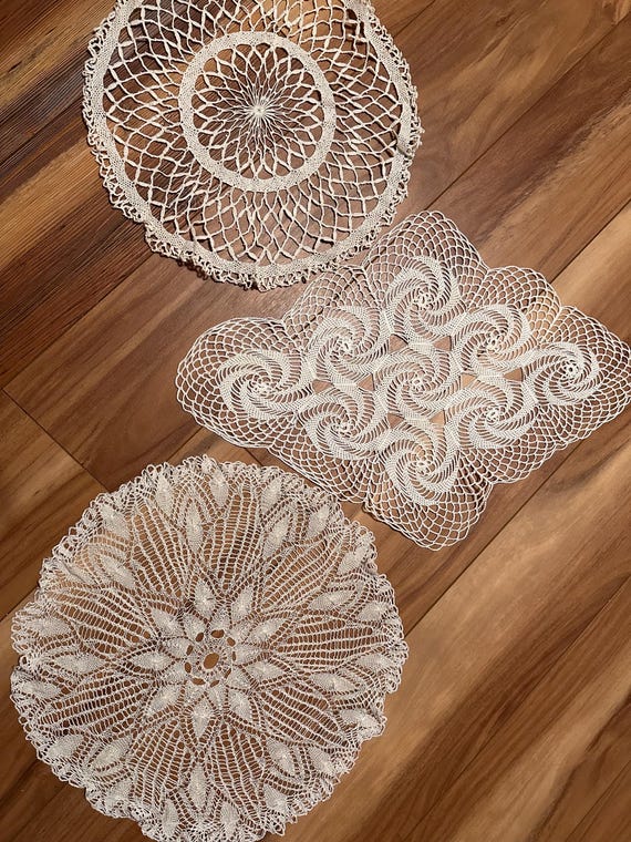 Set of 3 Vintage Handmade Crochet Doilies – Assorted Lace  display picture 1
