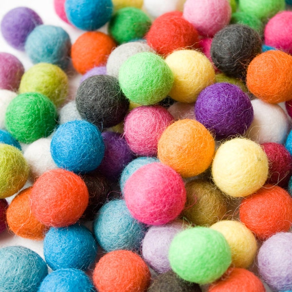 100 2cm Wool Felt Balls - Random Assortment