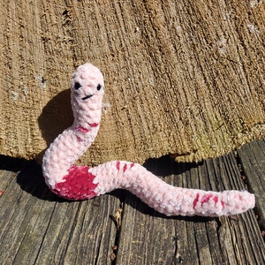 Earthworm DIGITAL PATTERN, crochet pattern, worm, red worm, cute worm, pattern, digital pattern, fishing worm