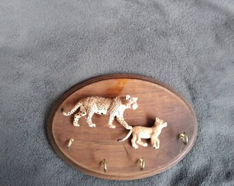 The cheetah and Cub Key Rack