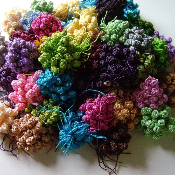 Packet of 2000 fiber textile button beads hand woven in Morocco, mixed colors