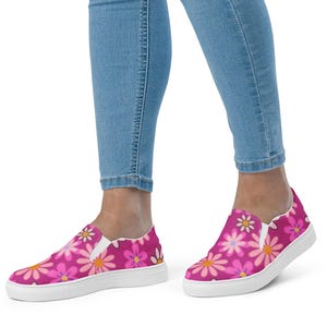 Floral Art Women Walking Shoes Slip on Fashion Sneakers Casual Canvas Sneakers for Comfortable Flats Low Top Shoes for Back-to-School Gifts