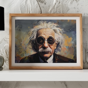 Op de afbeelding: Een ingelijst portret van Albert Einstein met ronde brillen en een snor. De achtergrond is een kleurrijk abstract schilderij.
