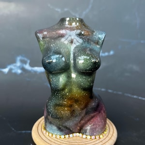 Handmade plaster female body statuette – Decorative sculpture inspired by the cosmos and nebulae – Unique handcrafted decoration